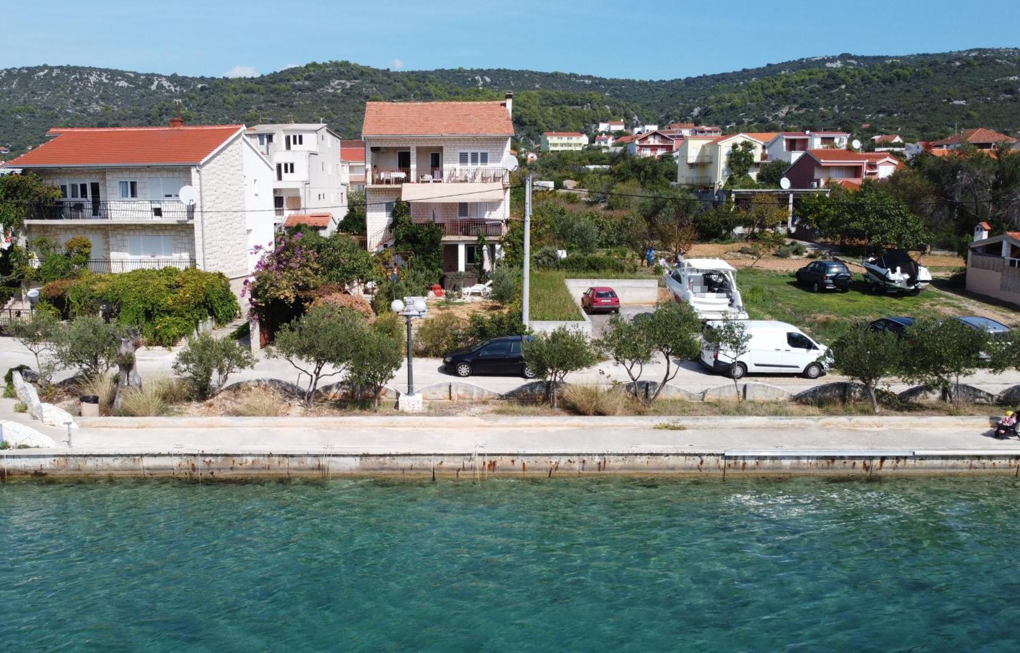 Vinišće Apartments Mate מראה חיצוני תמונה