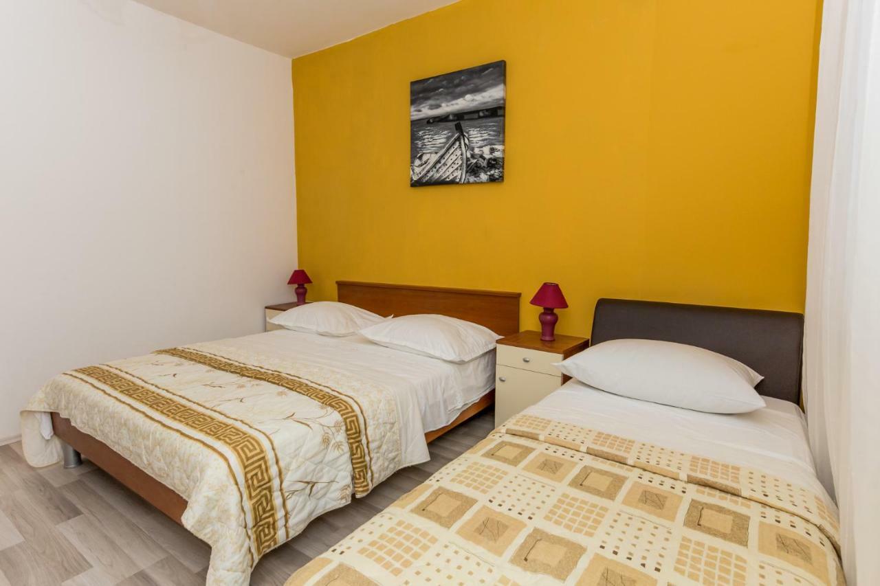 Vinišće Apartments Mate מראה חיצוני תמונה