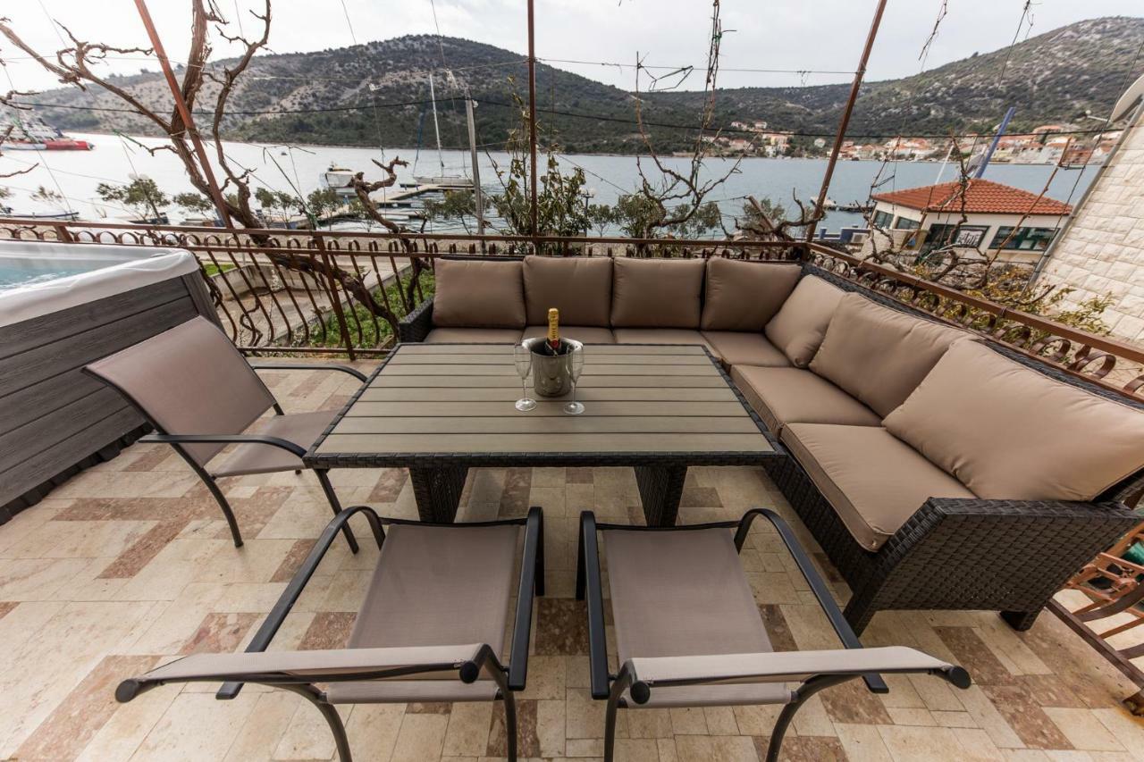 Vinišće Apartments Mate מראה חיצוני תמונה