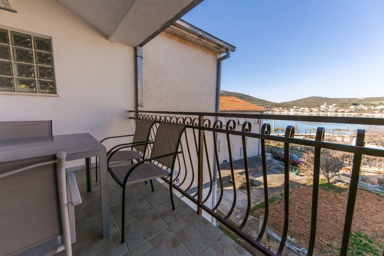 Vinišće Apartments Mate מראה חיצוני תמונה